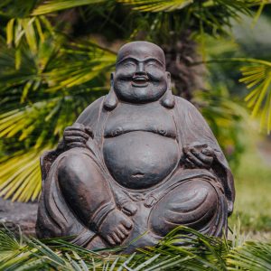 Statue gros Bouddha assis rieur en pierre volcanique noir antique 75 cm