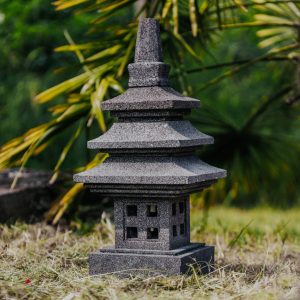 Japanische Laterne Pagode Gartenstatue aus Lavastein 55 cm – Katsura