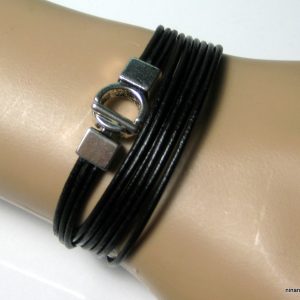 Bracelet wrap cordon cuir et métal argenté