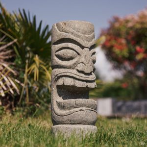 Tiki statue, Polynesian totem in volcanic stone for outdoor garden – 50cm Arue