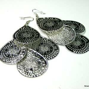 Boucles d&rsquo;oreilles dentelle métal argenté