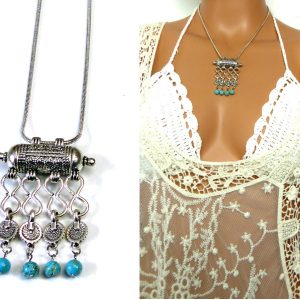 Collier ethnique métal argenté et turquoises
