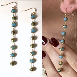 Boucles d&rsquo;oreilles pendantes bleues perles et laiton doré