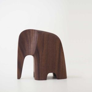 Olifant walnut wood natural